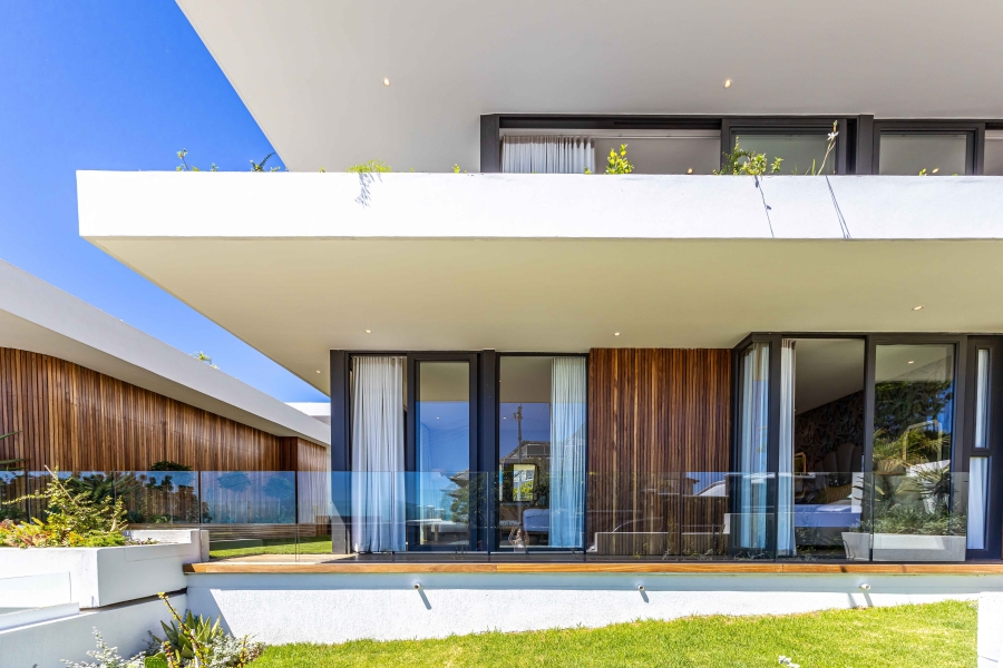 4 Bedroom Property for Sale in Fresnaye Western Cape